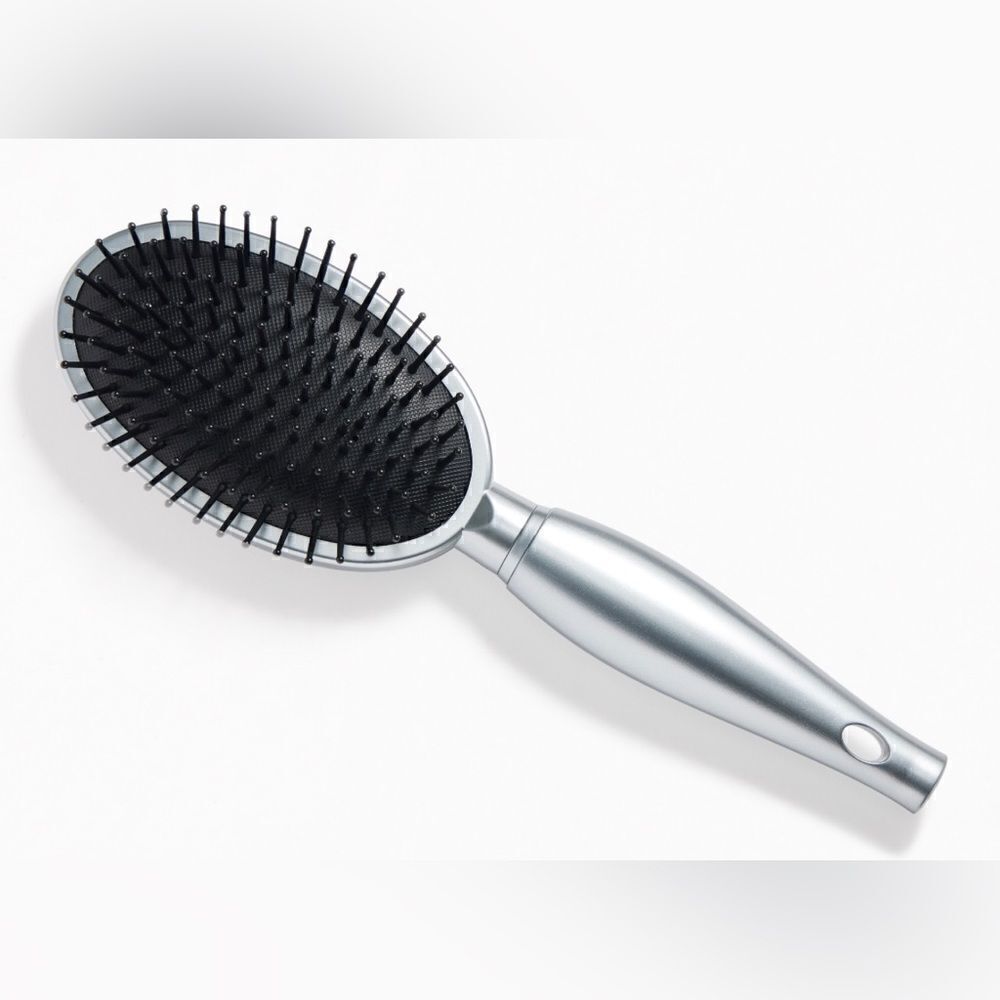 Aria Beauty Luxe Silver and Black Professional Oval Detangling Brush New in Bag
